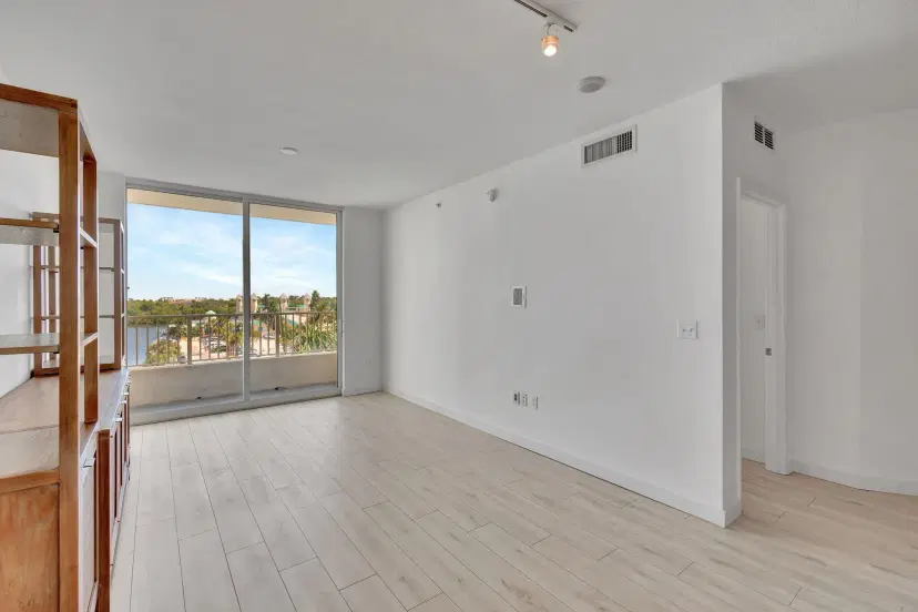 Picture of 100 NE 6Th Street 505, Boynton Beach FL 33435