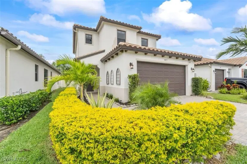 Picture of 8813 Madrid Cir, Naples FL 34104