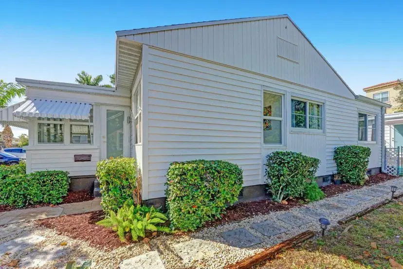 Picture of 221 S Ocean Breeze, Lake Worth Beach FL 33460
