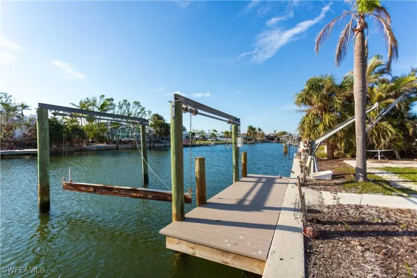 Picture of 20 Sunview Blvd, Fort Myers Beach FL 33931