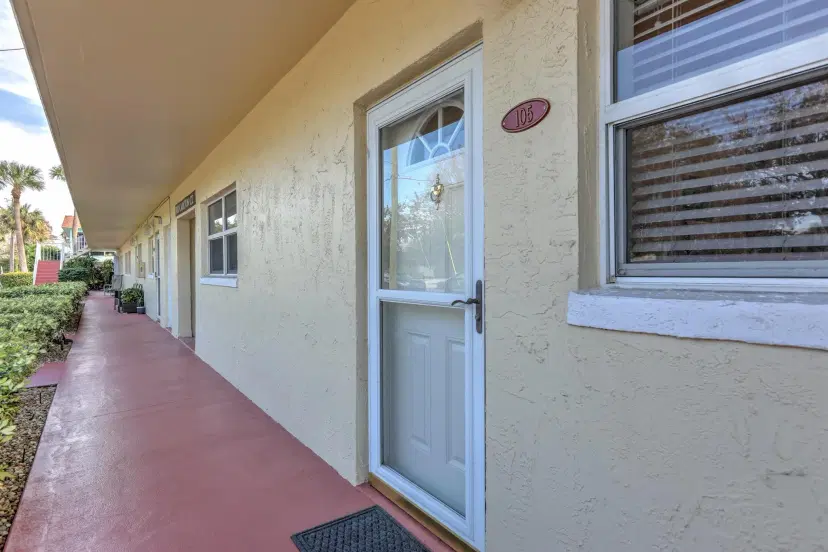 Picture of 1181 Carlton Court 105, Fort Pierce FL 34949