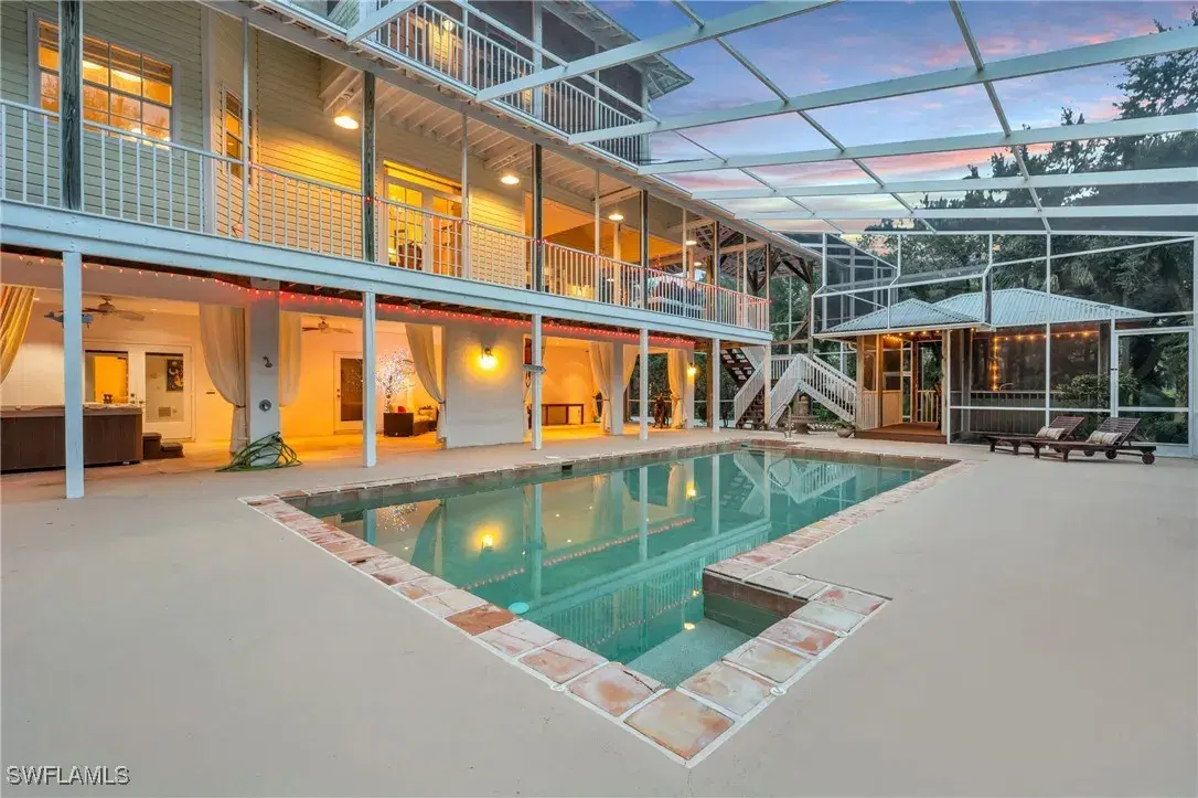 Picture of 685 11Th St Nw, Naples, FL 34120