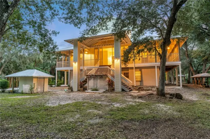Picture of 685 11Th St Nw, Naples FL 34120