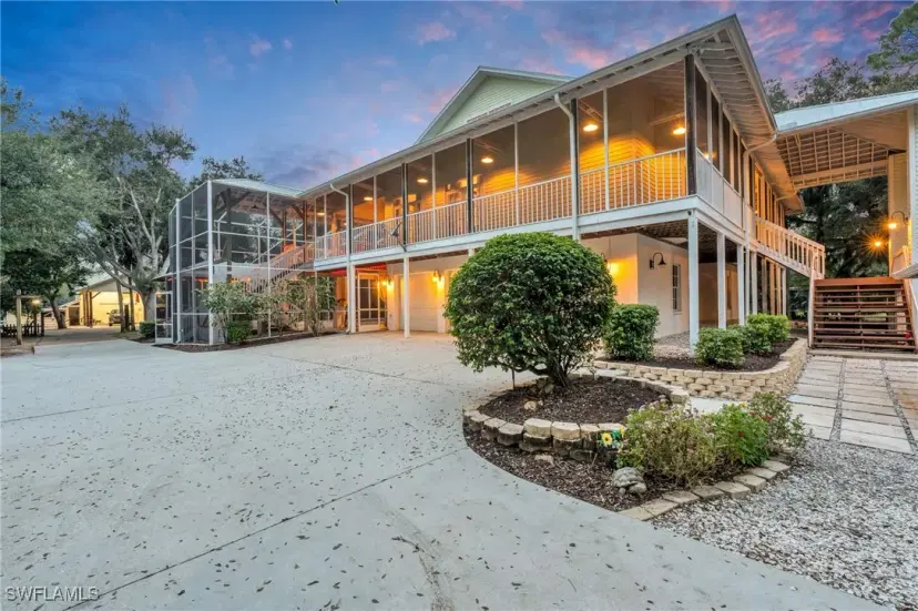 Picture of 685 11Th St Nw, Naples FL 34120