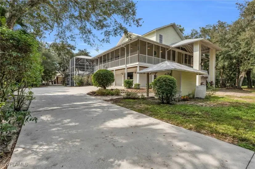 Picture of 685 11Th St Nw, Naples FL 34120
