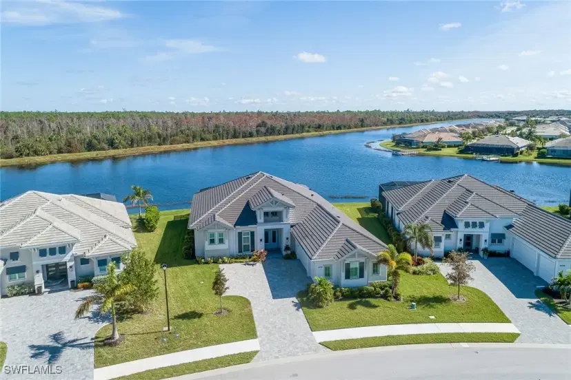 Picture of 14362 Laguna Springs Ln, Naples FL 34114