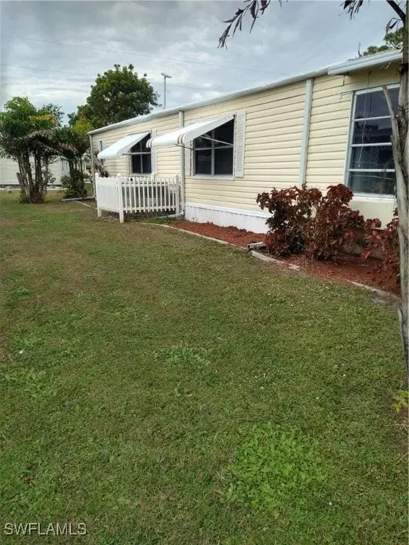 Picture of 851 Holly Berry Ct, North Fort Myers FL 33917