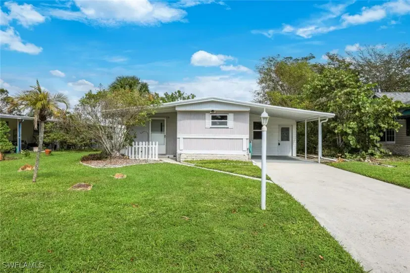 Picture of 171 Grassy Key Ln 48, Naples FL 34114