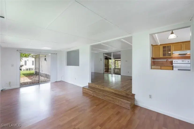 Picture of 171 Grassy Key Ln 48, Naples FL 34114