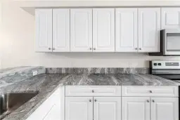 Picture of 16685 Lake Circle Dr 1020, Fort Myers, FL 33908