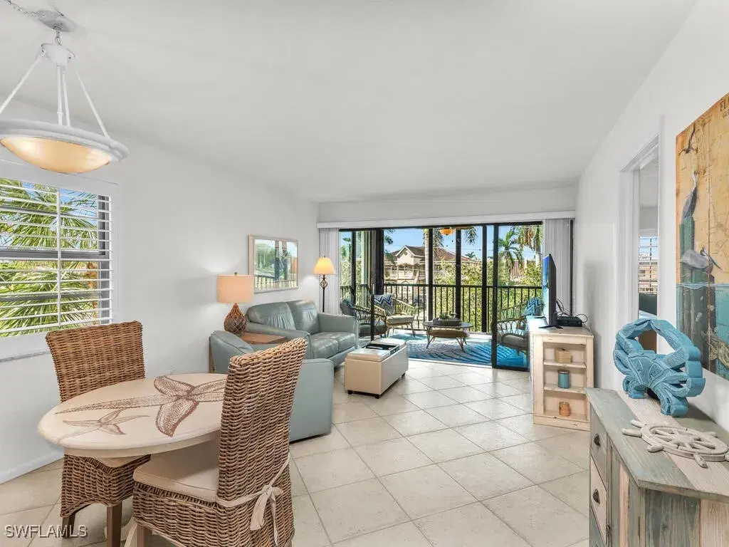 Picture of 1012 Anglers Cv D-301, Marco Island, FL 34145