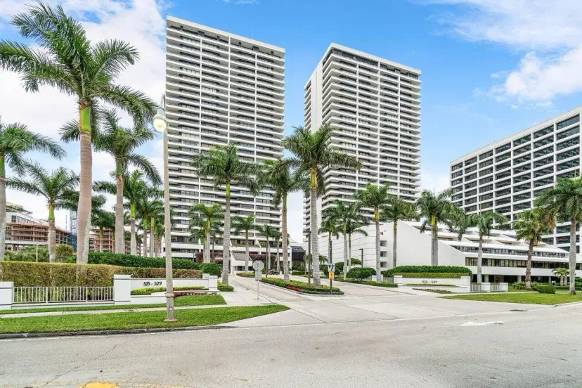 Picture of 529 S Flagler Drive 17G, West Palm Beach FL 33401
