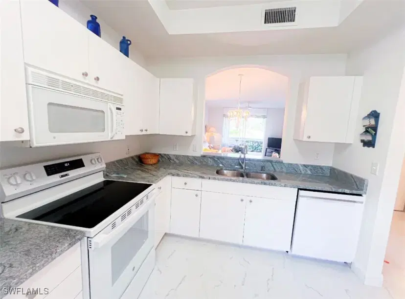 Picture of 28051 Palmas Grandes Ln 102, Bonita Springs FL 34135