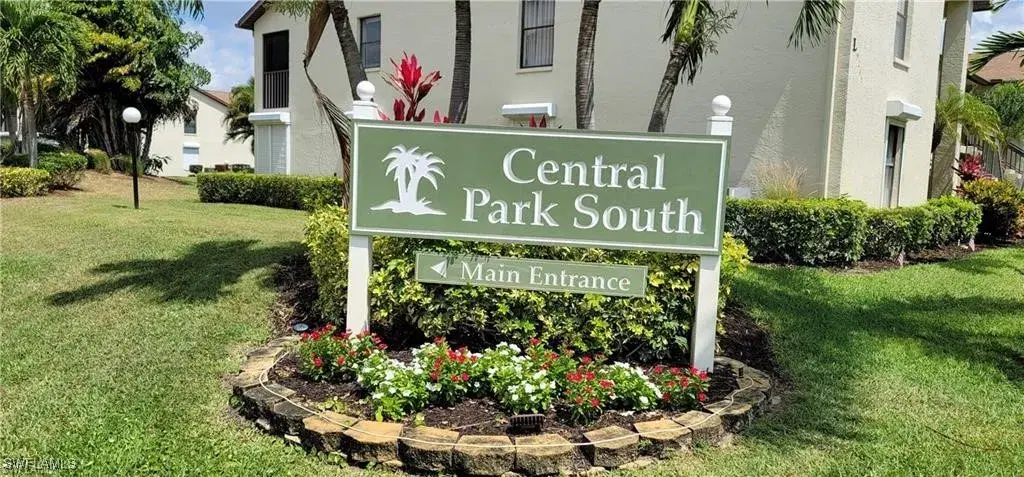 Picture of 9270 Lake Park Dr 101, Fort Myers, FL 33919
