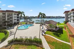 Picture of 222 Harbour Dr 314, Naples, FL 34103