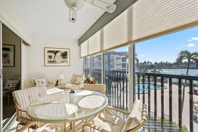 Picture of 222 Harbour Dr 314, Naples FL 34103