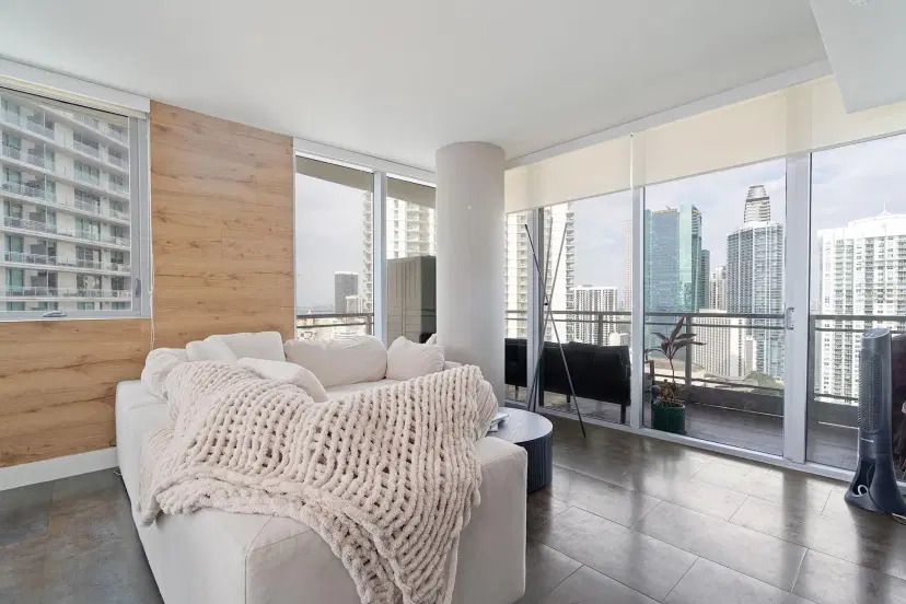 Picture of 92 SW 3Rd Street 3110, Miami FL 33130