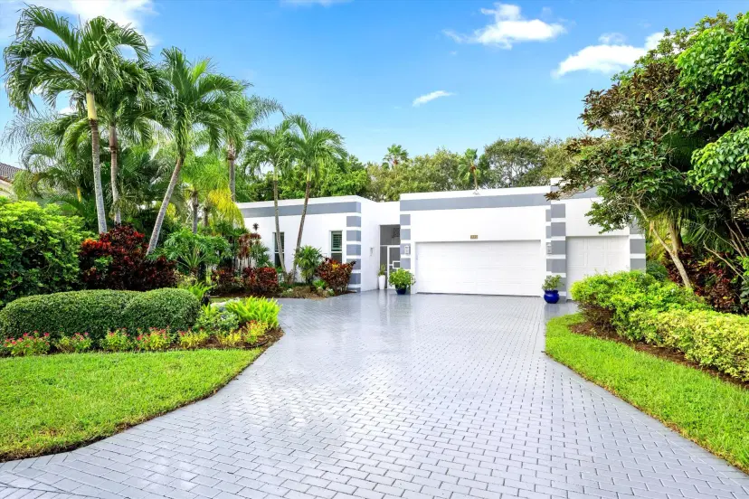 Picture of 25 Sutton Drive, Boynton Beach FL 33436