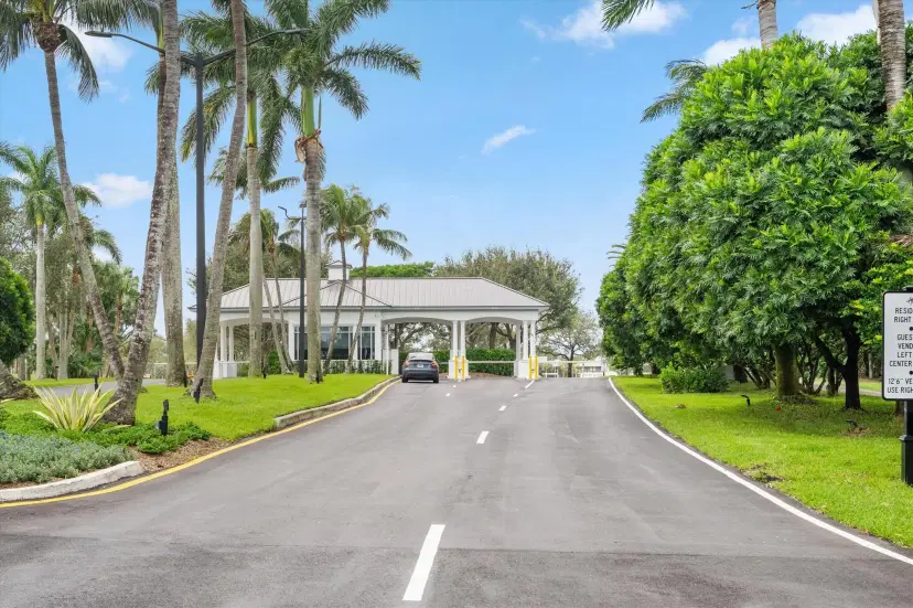 Picture of 25 Sutton Drive, Boynton Beach FL 33436
