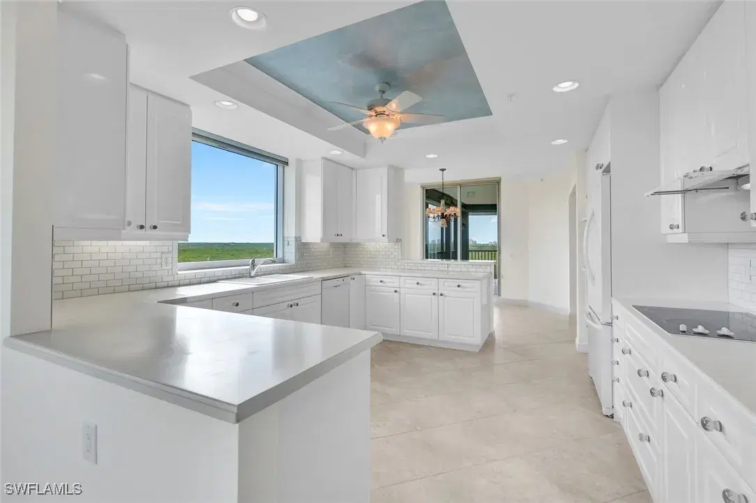 Picture of 425 Cove Tower Dr 701, Naples, FL 34110