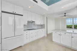 Picture of 425 Cove Tower Dr 701, Naples, FL 34110