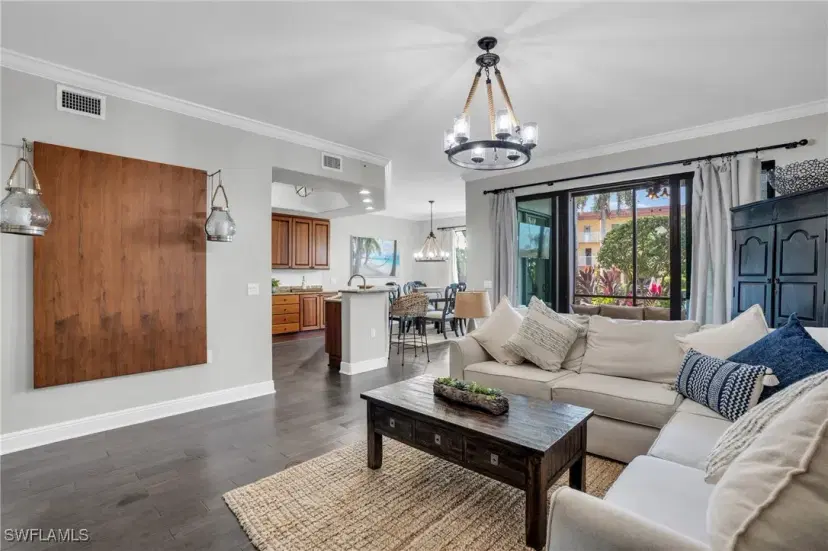 Picture of 985 Sandpiper St I-103, Naples FL 34102