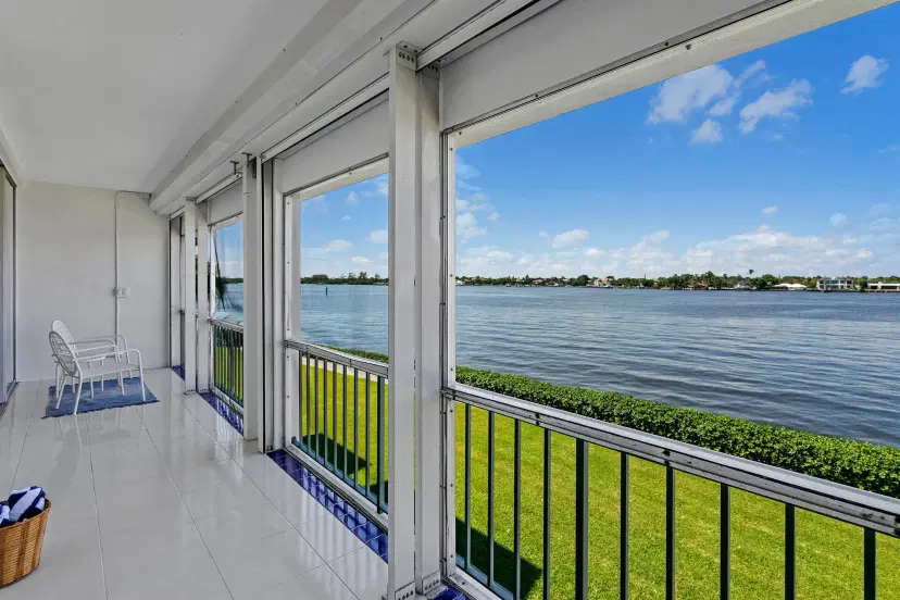 Picture of 2180 Ibis Isle Road 9, Palm Beach FL 33480