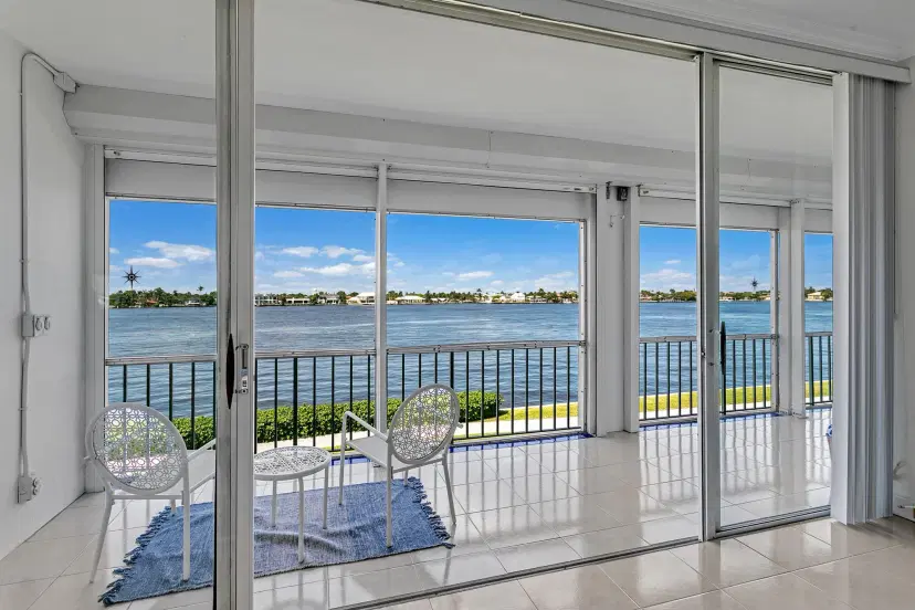 Picture of 2180 Ibis Isle Road 9, Palm Beach FL 33480
