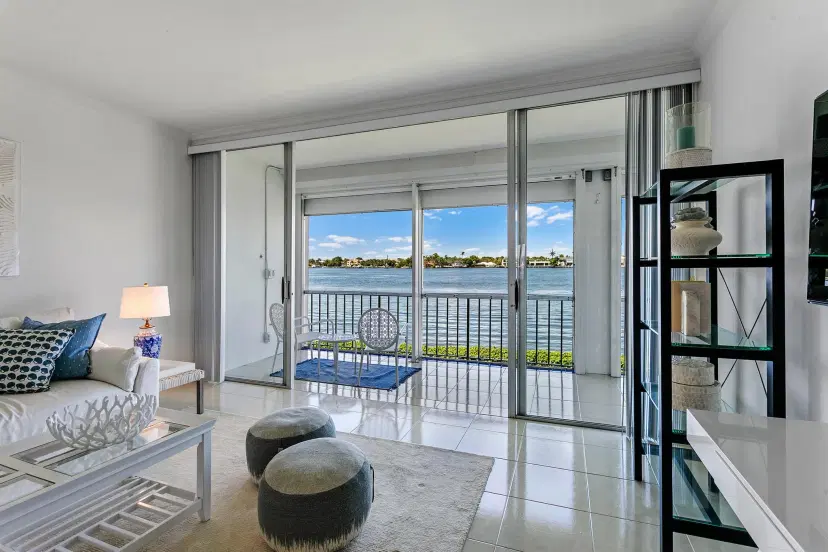 Picture of 2180 Ibis Isle Road 9, Palm Beach FL 33480