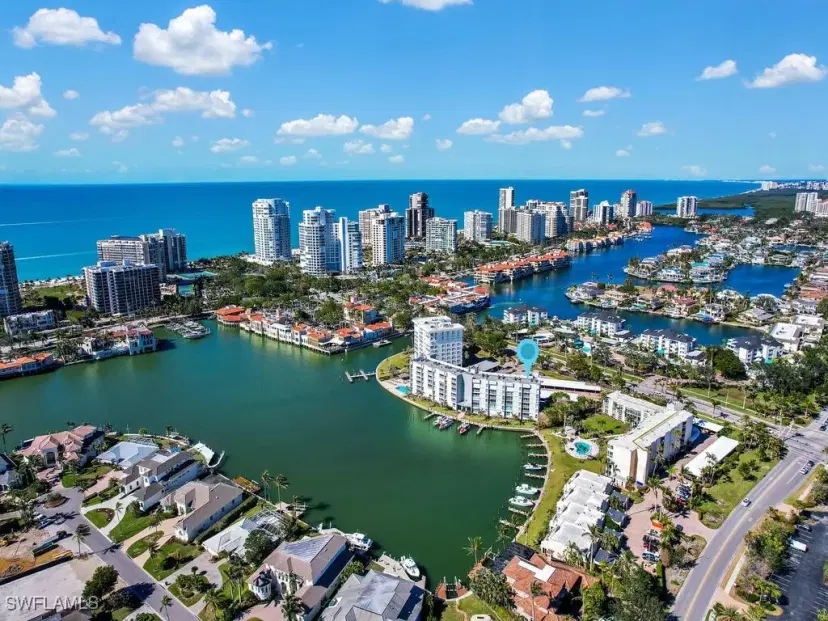 Picture of 300 Park Shore Dr 1A, Naples FL 34103