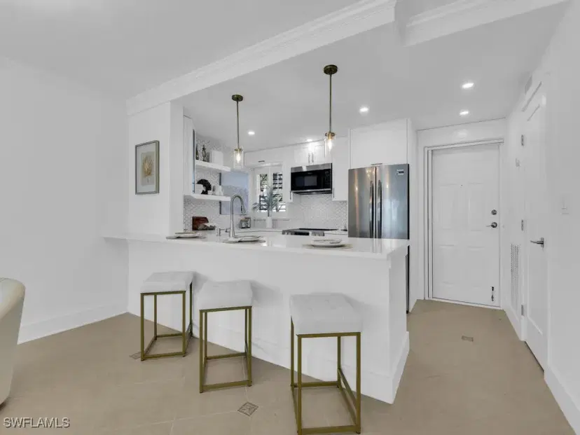 Picture of 300 Park Shore Dr 1A, Naples FL 34103