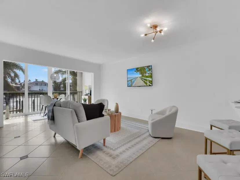 Picture of 300 Park Shore Dr 1A, Naples FL 34103
