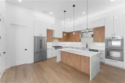 Picture of 821 99Th Ave N 2, Naples, FL 34108