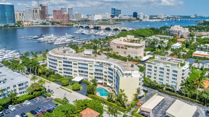 Picture of 389 S Lake Drive 2H, Palm Beach FL 33480