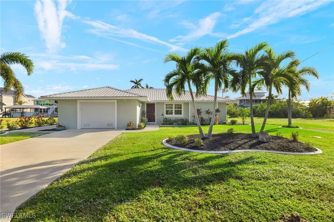 Picture of 3307 Manatee Dr, St. James City, FL 33956