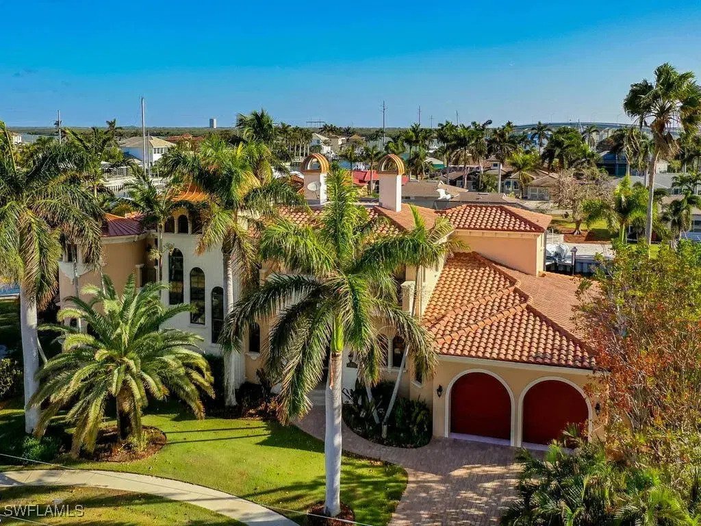 Picture of 867 Chestnut Ct, Marco Island, FL 34145
