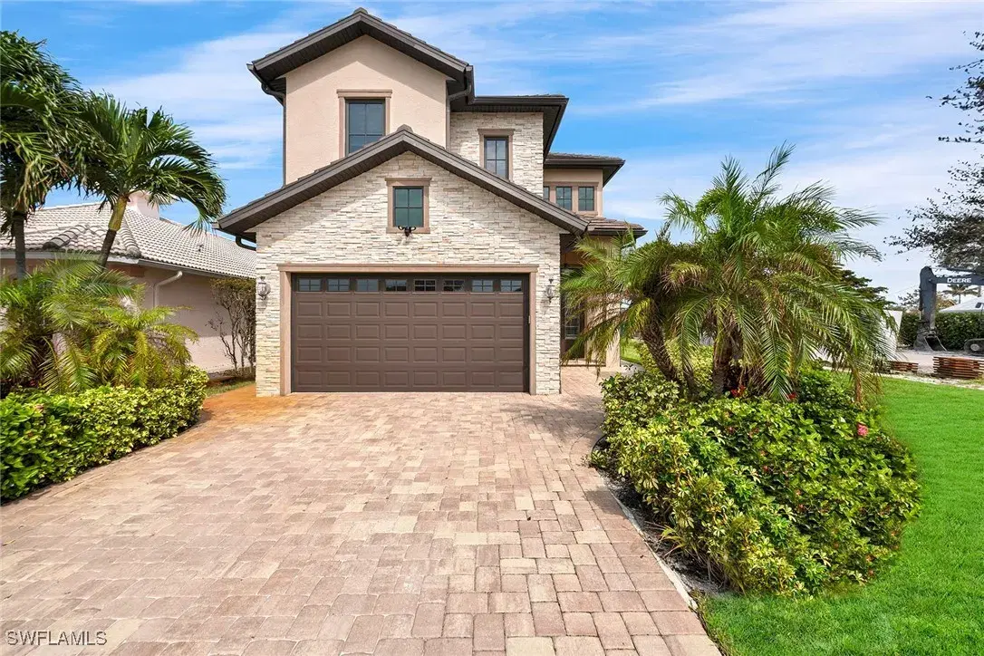 Picture of 699 98Th Ave N, Naples, FL 34108