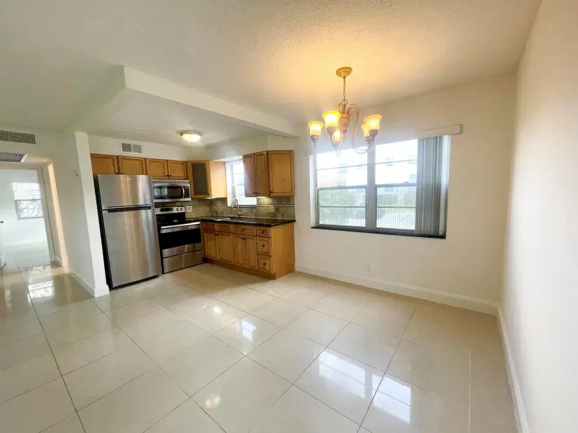 Picture of 130 Sheffield F, West Palm Beach FL 33417