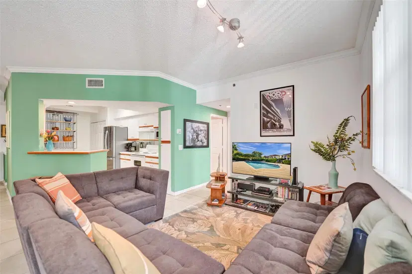 Picture of 3105 NE 184Th St 7106, North Miami Beach FL 33160