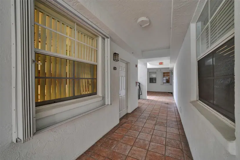 Picture of 3105 NE 184Th St 7106, North Miami Beach FL 33160