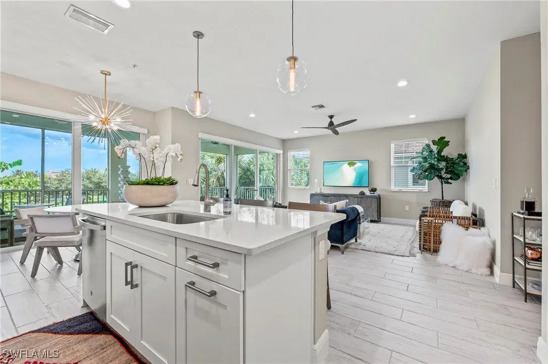Picture of 2319 Sawyers Hill Rd 708, Naples, FL 34120