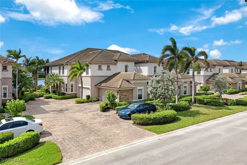 Picture of 8763 Coastline Ct 8-101, Naples FL 34120