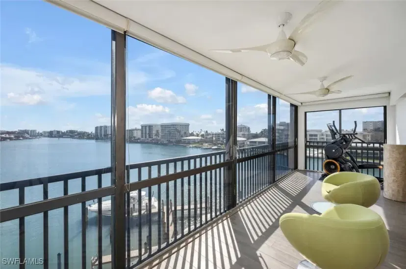 Picture of 222 Harbour Dr 503, Naples FL 34103