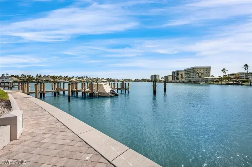 Picture of 222 Harbour Dr 503, Naples FL 34103