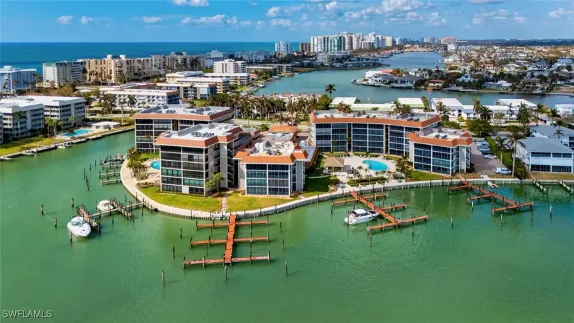 Picture of 222 Harbour Dr 503, Naples FL 34103