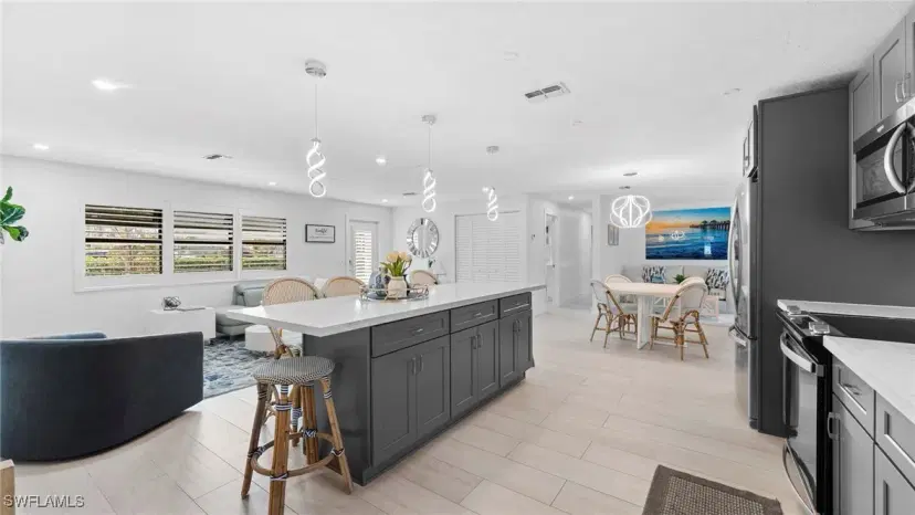 Picture of 493 Willet Ave, Naples FL 34108