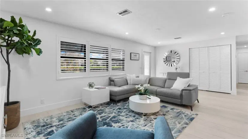 Picture of 493 Willet Ave, Naples FL 34108