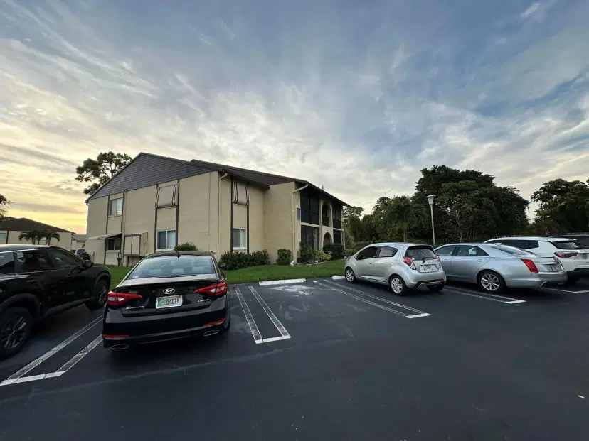Picture of 327 Pine Ridge Circle Apt B-2, Greenacres FL 33463