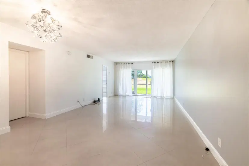 Picture of 3300 N Palm Aire Dr 102, Pompano Beach FL 33069