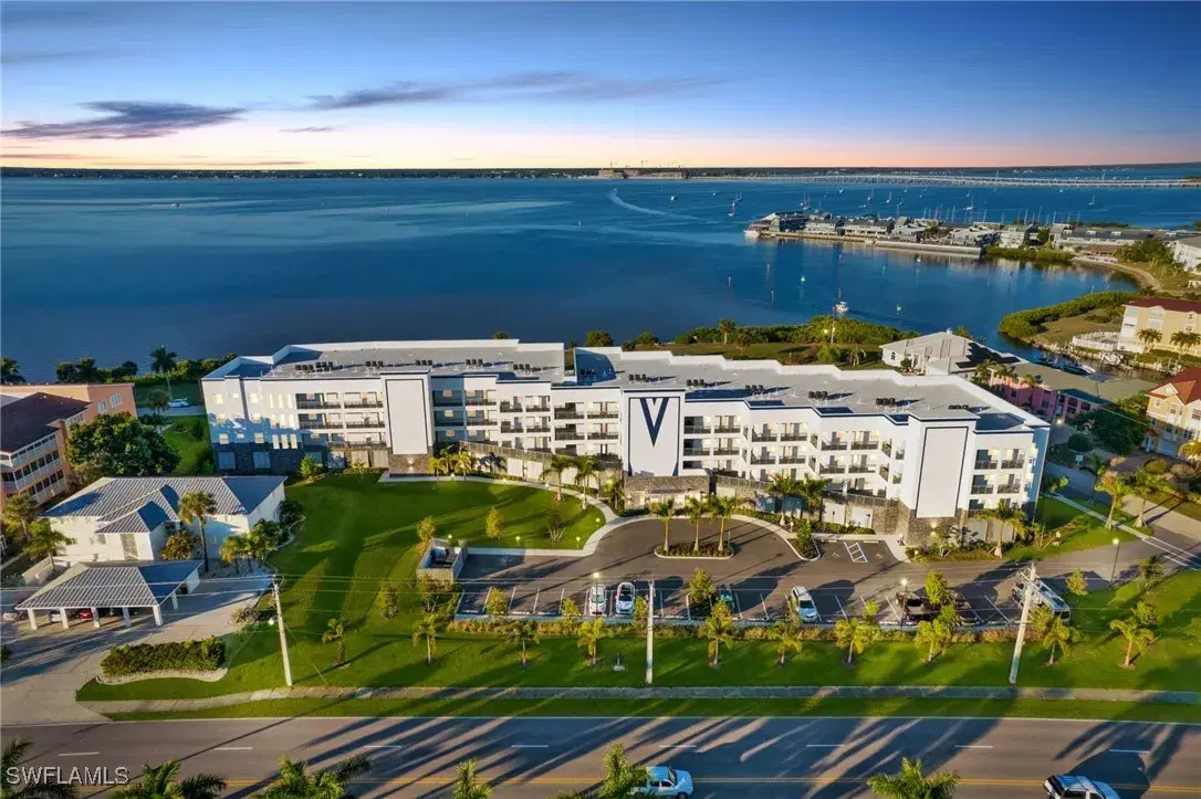 Picture of 1425 Park Beach Cir 127, Punta Gorda, FL 33950